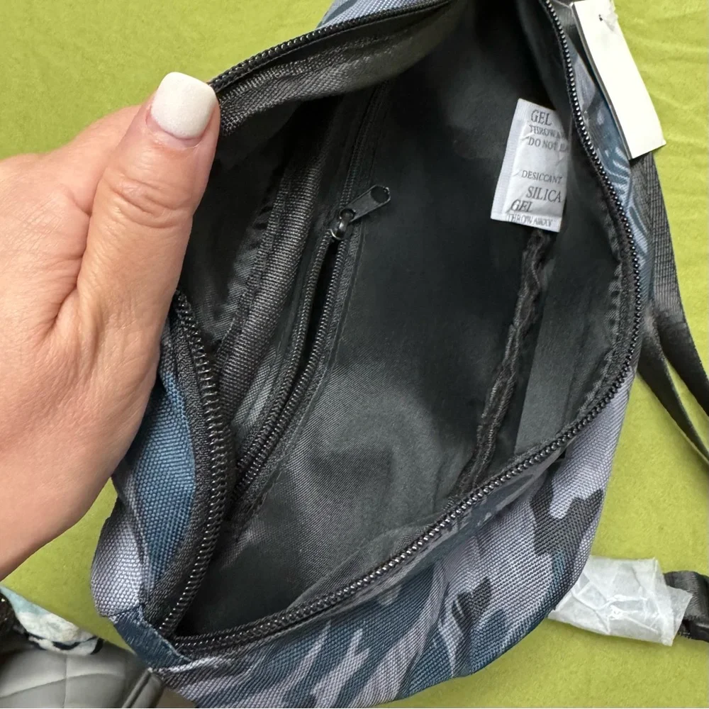 NWT Ron Jon Surf Shop Unisex Men Women Camouflage Waist Bag Fanny Pack Crossbody - Picture 7 of 12